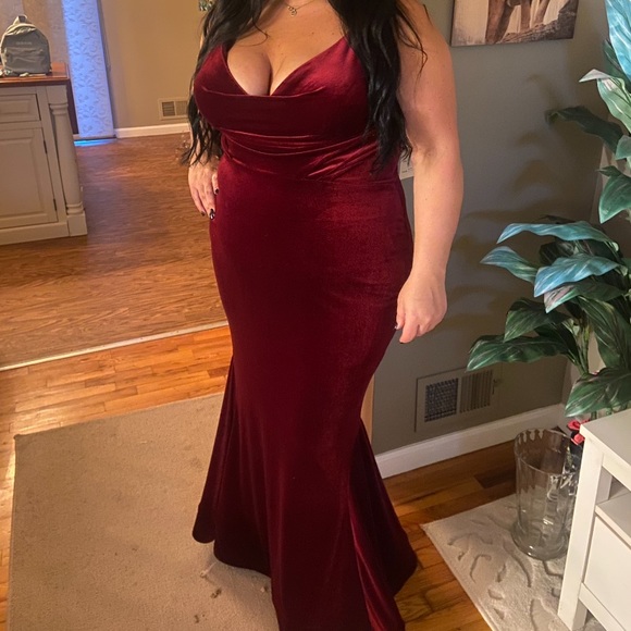 COPY - Jay Bari Mermaid Gown - Picture 3 of 3